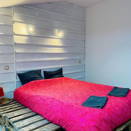 Chambre D'Hotes Dans Les Champs Jeux-Les-Bard Ngoại thất bức ảnh