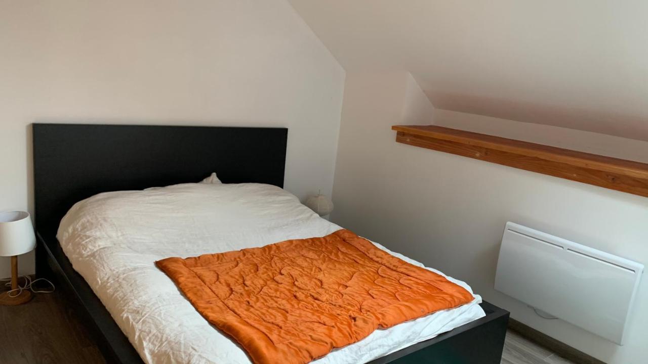 Chambre D'Hotes Dans Les Champs Jeux-Les-Bard Ngoại thất bức ảnh