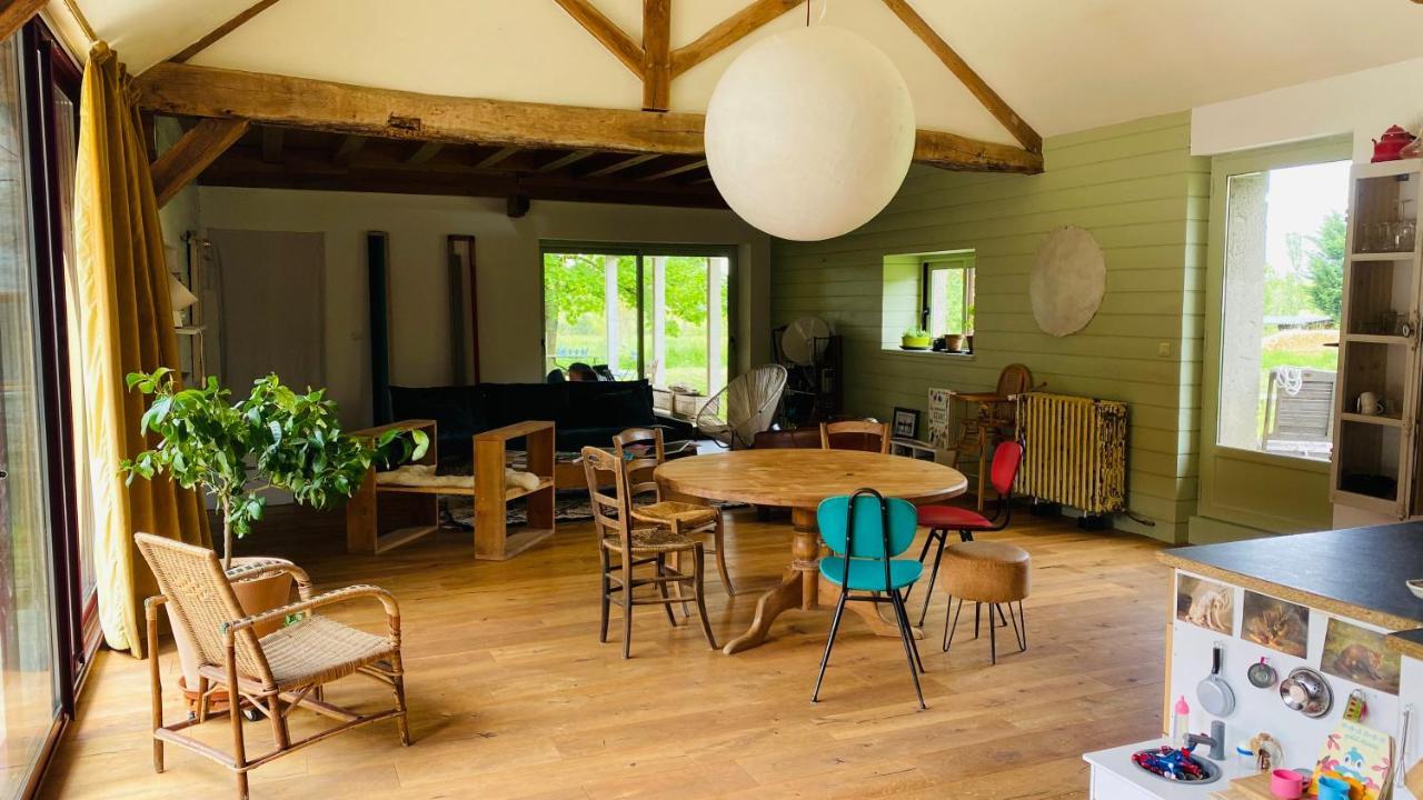 Chambre D'Hotes Dans Les Champs Jeux-Les-Bard Ngoại thất bức ảnh